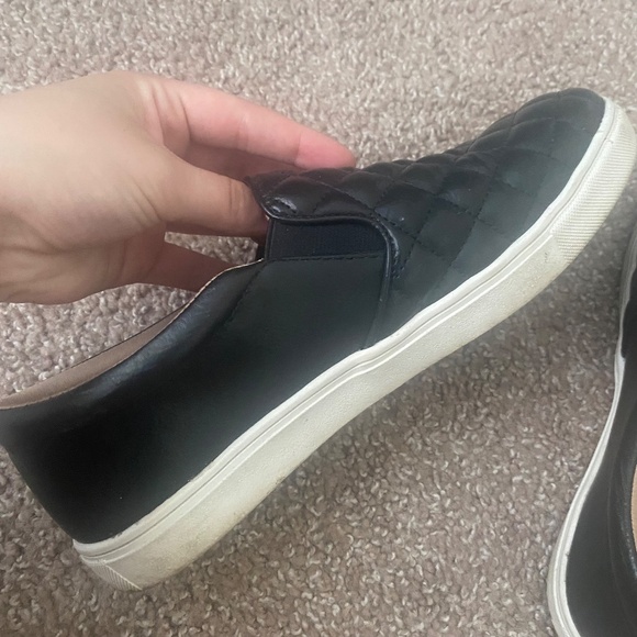 🎁 GIFT IDEA! 🎉 Memory Foam Black Quilted Slip Ons Women Size 9 - Picture 5 of 7